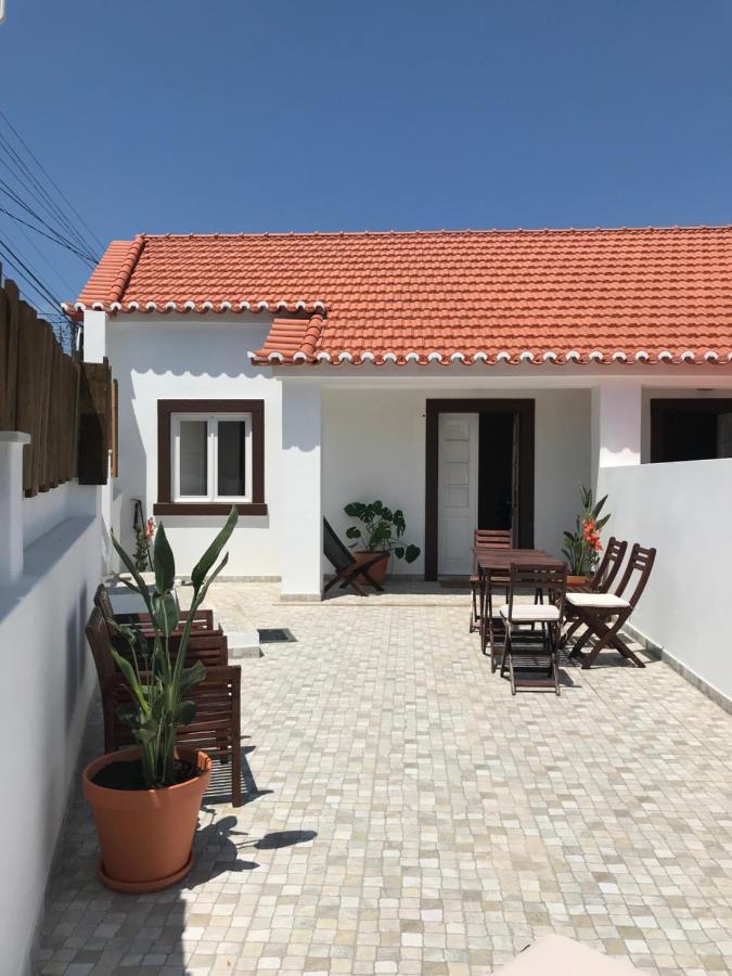 Azenhas Do Mar Roadside House Villa โกลาเรส ภายนอก รูปภาพ