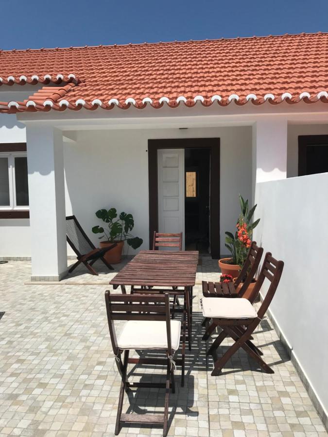 Azenhas Do Mar Roadside House Villa โกลาเรส ภายนอก รูปภาพ