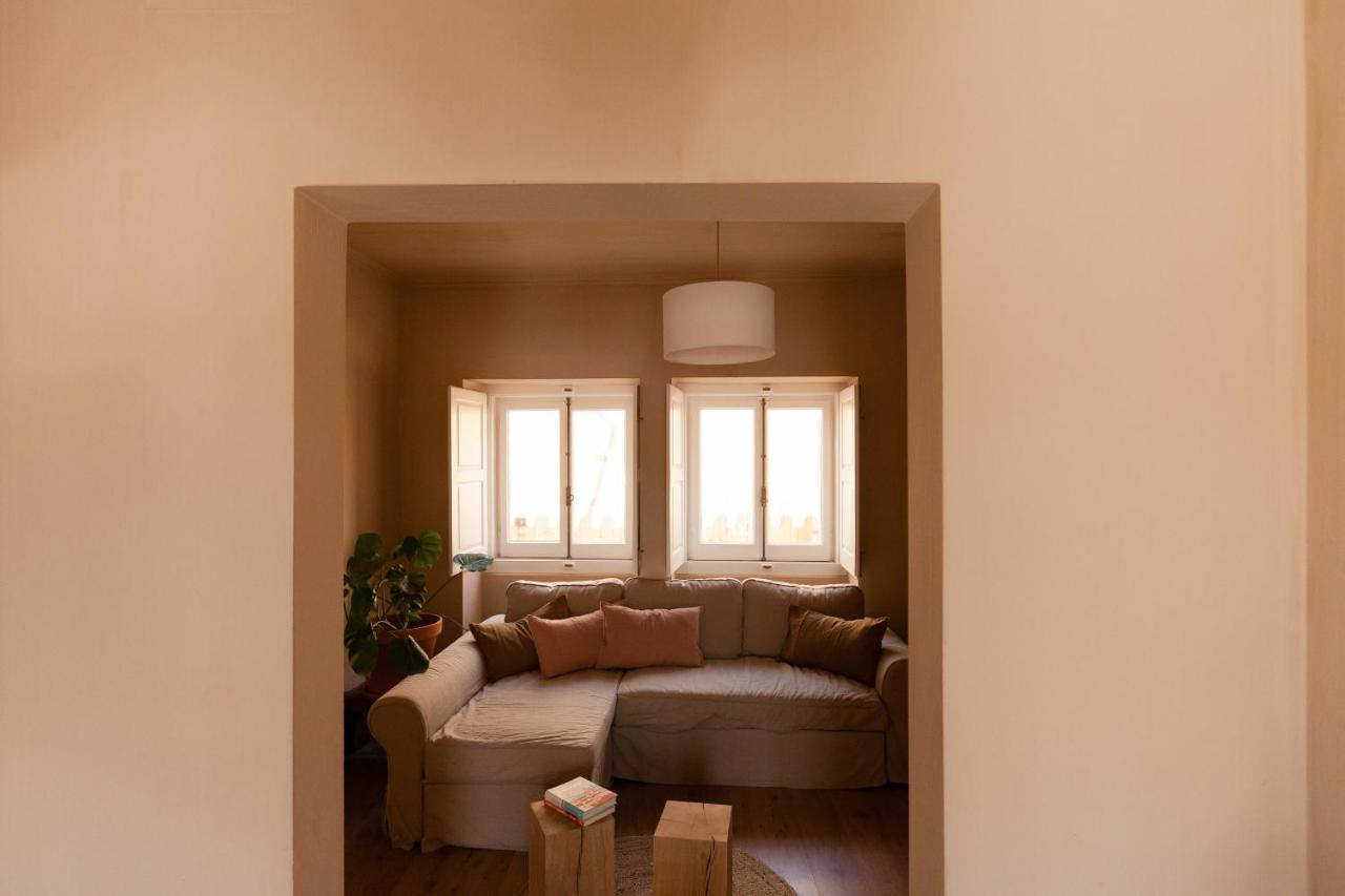Azenhas Do Mar Roadside House Villa โกลาเรส ภายนอก รูปภาพ
