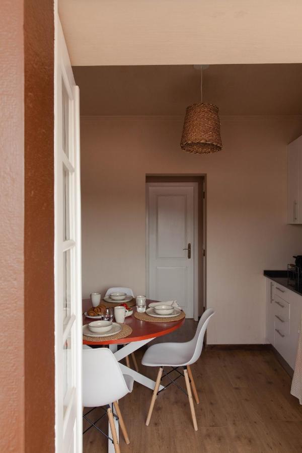 Azenhas Do Mar Roadside House Villa โกลาเรส ภายนอก รูปภาพ