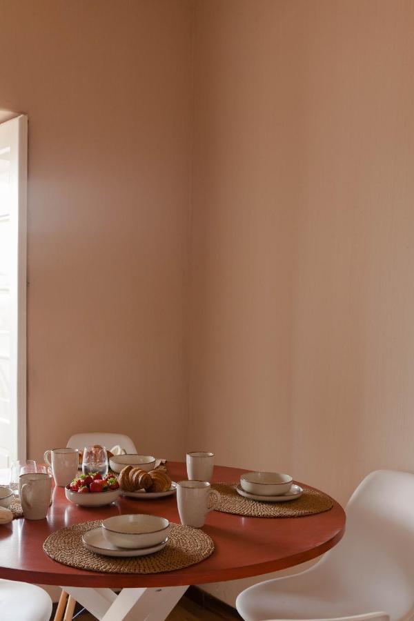 Azenhas Do Mar Roadside House Villa โกลาเรส ภายนอก รูปภาพ