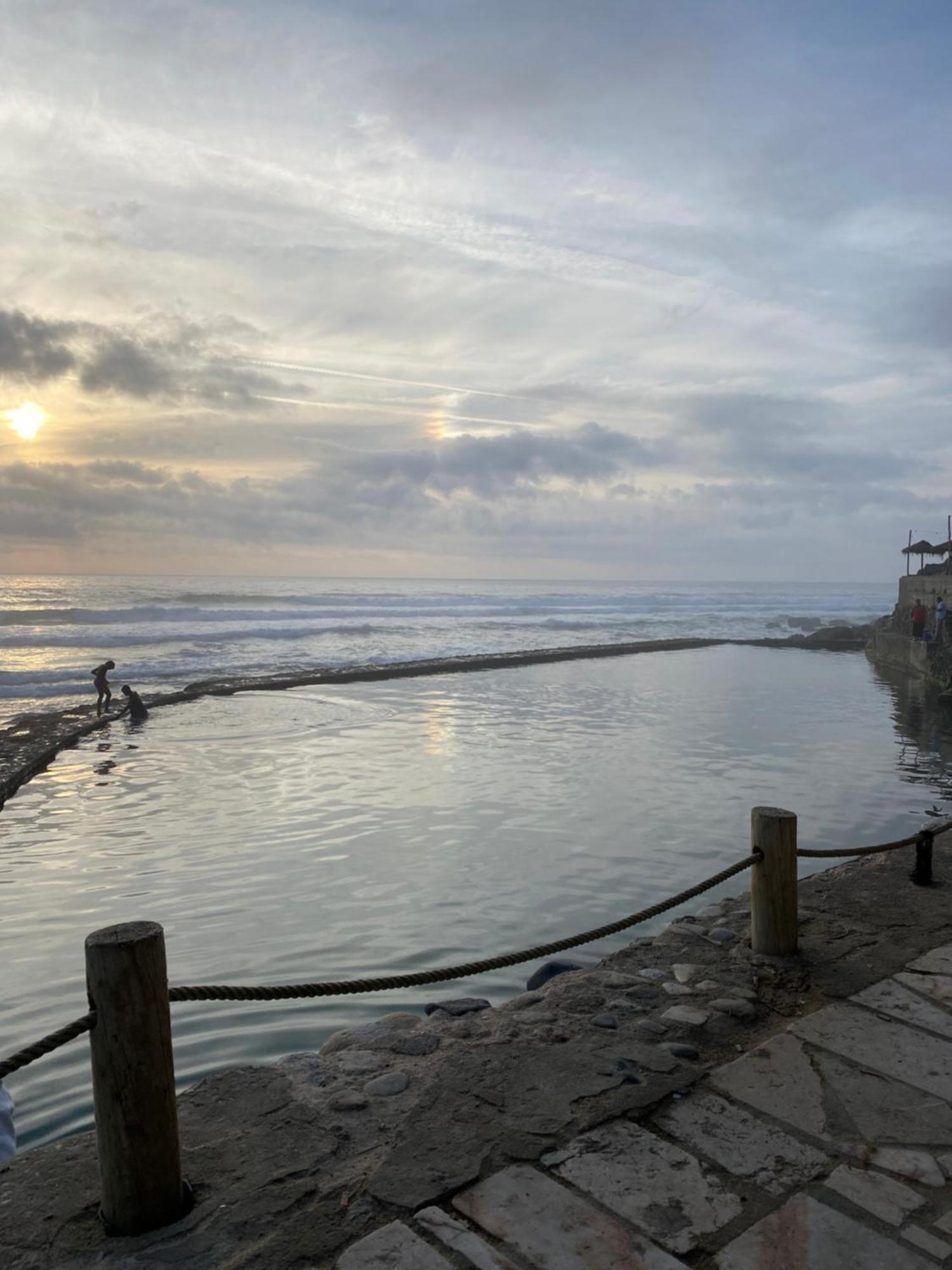 Azenhas Do Mar Roadside House Villa โกลาเรส ภายนอก รูปภาพ